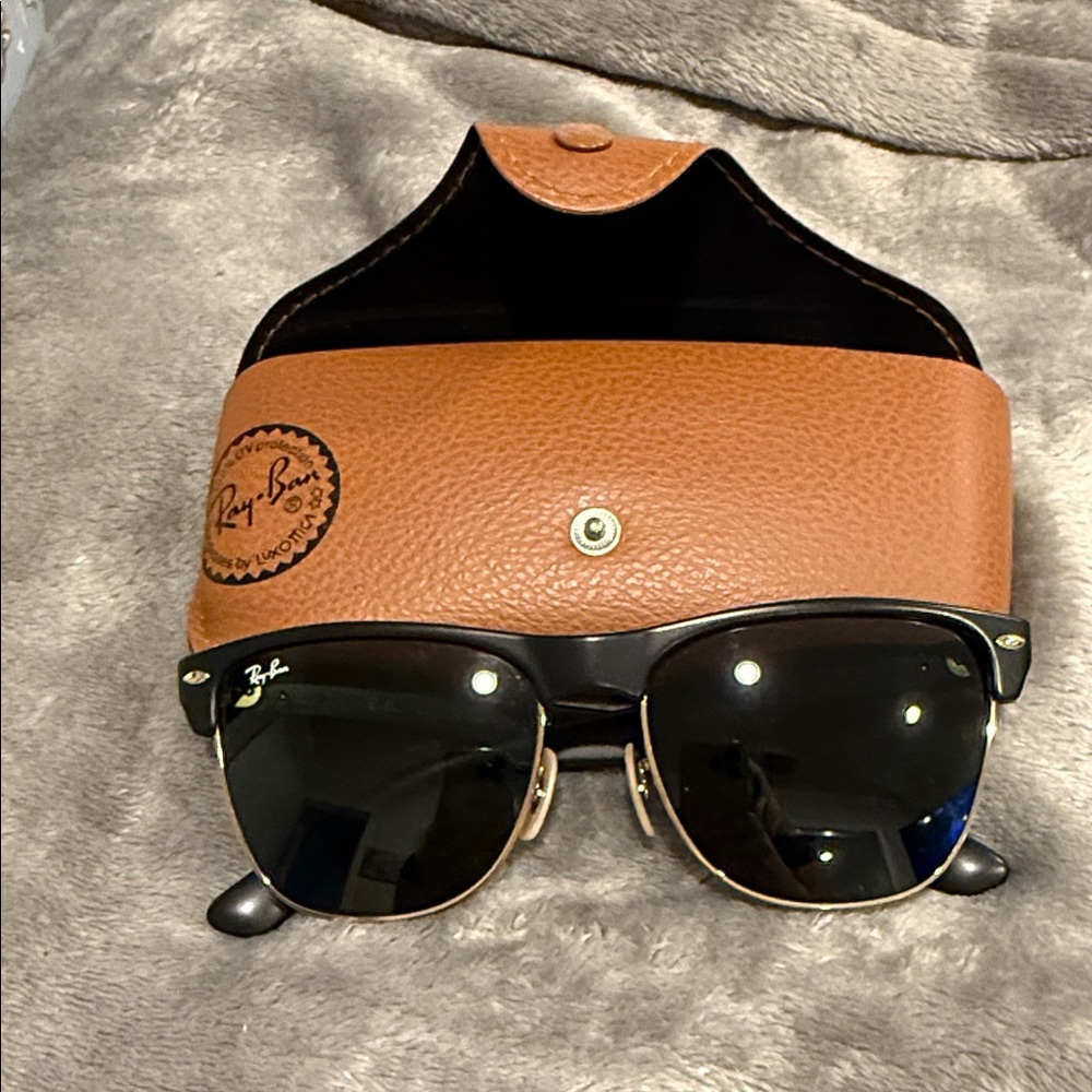 Ray-Ban Clubmaster Black and Tan Sunglasses Case